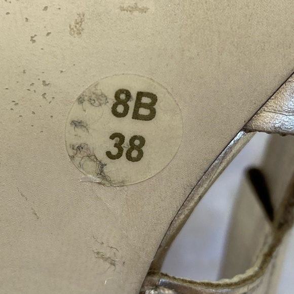 VINCE CAMUTO Peep Toe Sandal GOLD 8 - Picture 10 of 11